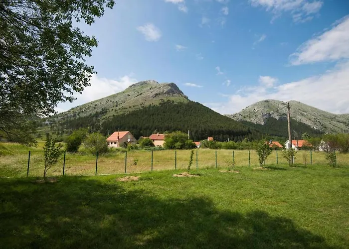 Lovcen Mountain Cottages