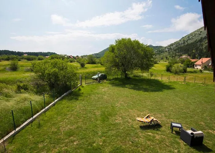 Lovcen Mountain Cottages